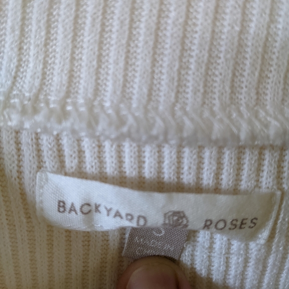 Top - Picture 3 of 5